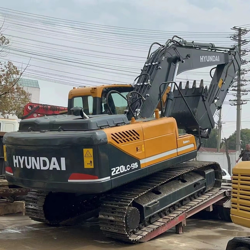 Hyundai 220LC-9s Gebrauchtbagger mit Originalfarbe und in gutem Zustand in Korea